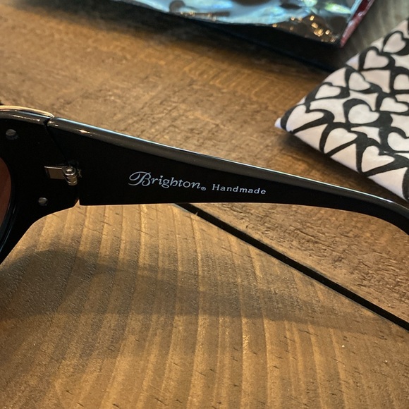 Brighton Brazoria Sunglasses with Cloth Bag & Gift Bag - Picture 6 of 8